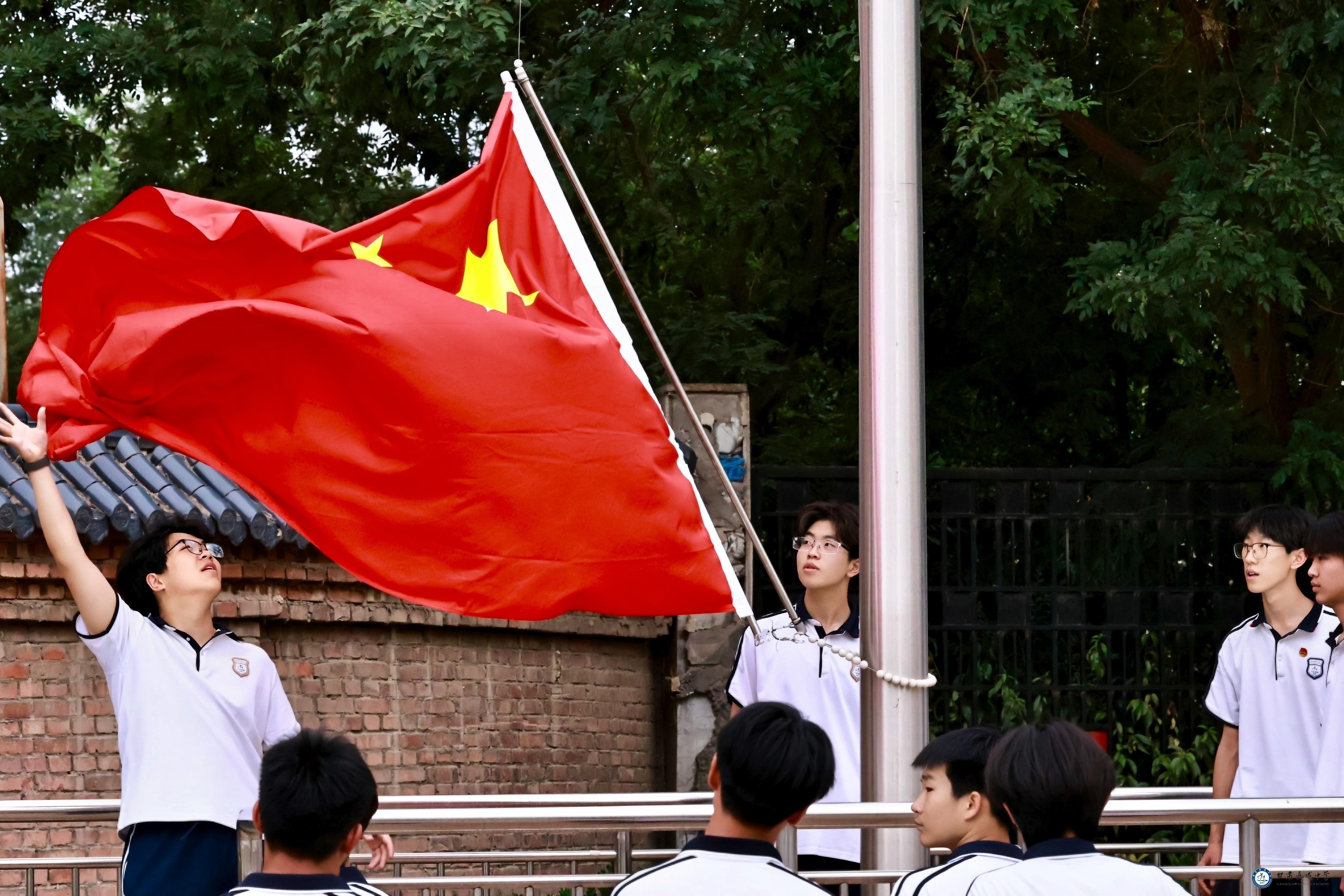 1782263421077027764.jpg 升旗2.jpg